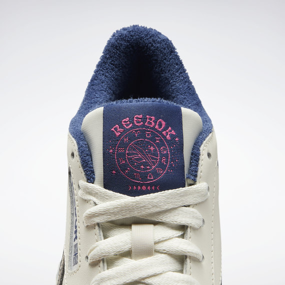 Reebok Women's Classic Leather Shoes - Chalk / Batik Blue / Atomic Pink