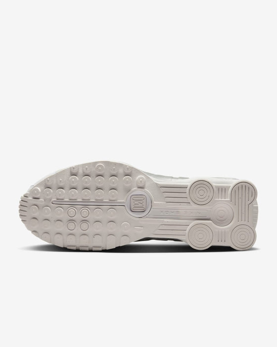 Nike Men's Nike Shox R4 Shoes - White / Bright Crimson / Metallic Silver - Just For Sports