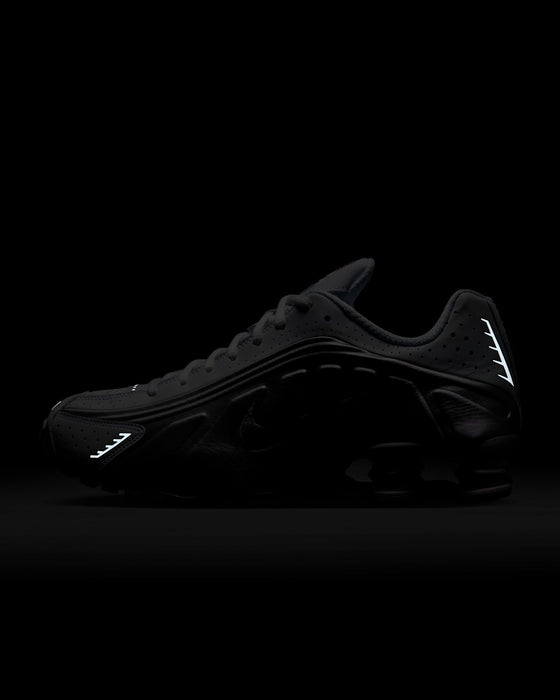 Nike Men's Nike Shox R4 Shoes - White / Bright Crimson / Metallic Silver - Just For Sports