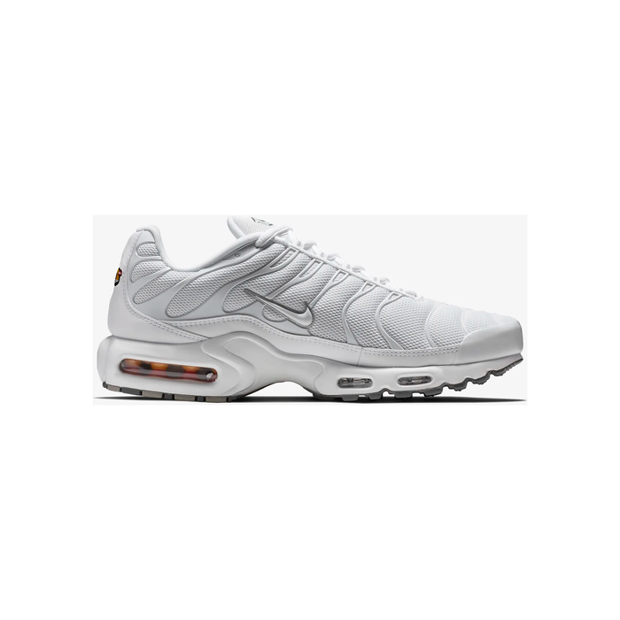Nike air max plus grey and black discount
