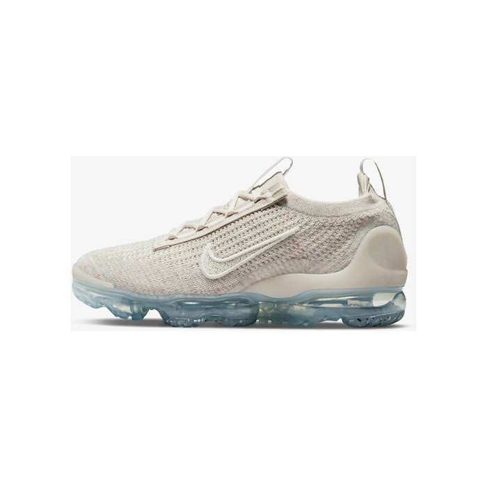 Women's air vapormax flyknit running shoes white deals