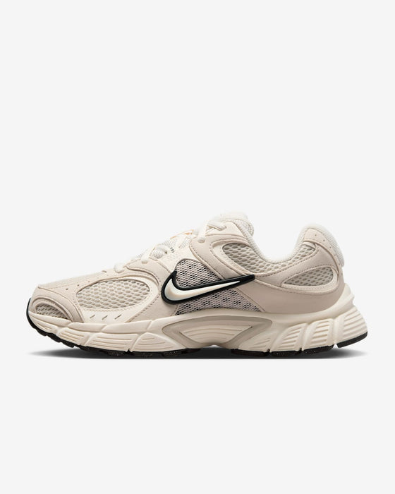 Nike Women's V5 Rnr Shoes - Light Orewood Brown / Pale Ivory / Black
