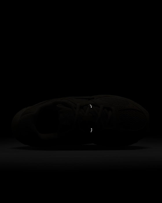 Nike Women's V5 Rnr Shoes - Light Orewood Brown / Pale Ivory / Black