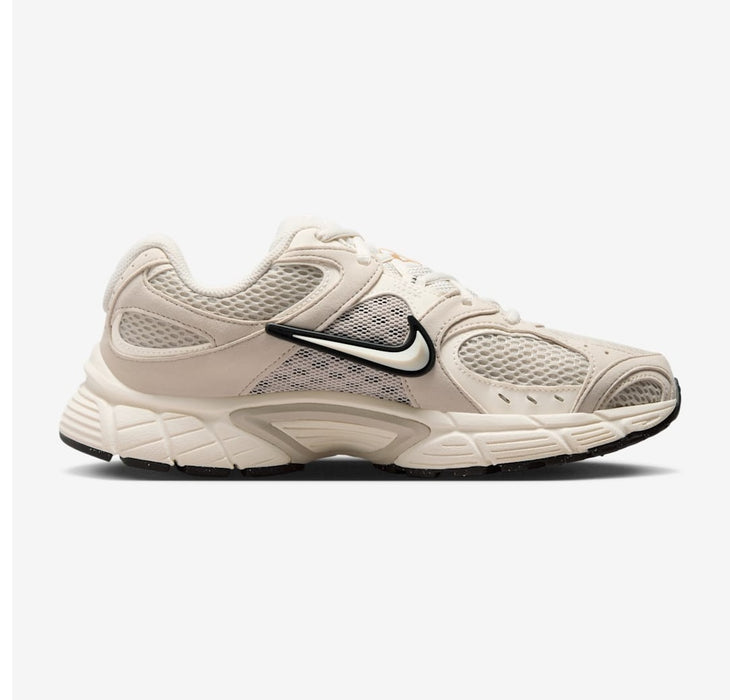 Nike Women's V5 Rnr Shoes - Light Orewood Brown / Pale Ivory / Black