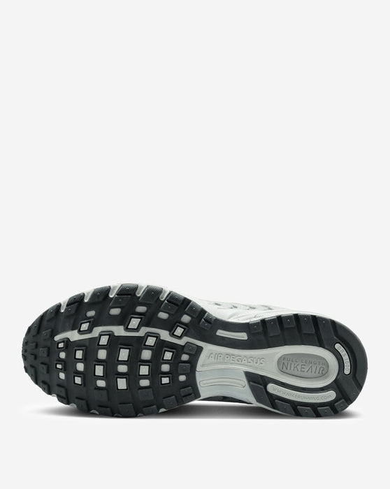 Nike Women's Air Pegasus 2005 Shoes - Pure Platinum / Wolf Grey / Summit White / Metallic Platinum